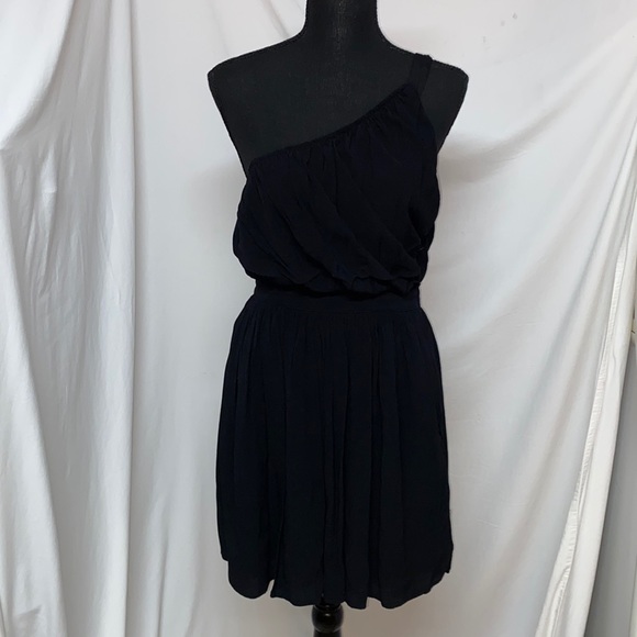 Kimchi Blue Dresses & Skirts - Black Kimchi Blue One Shoulder Dress 317